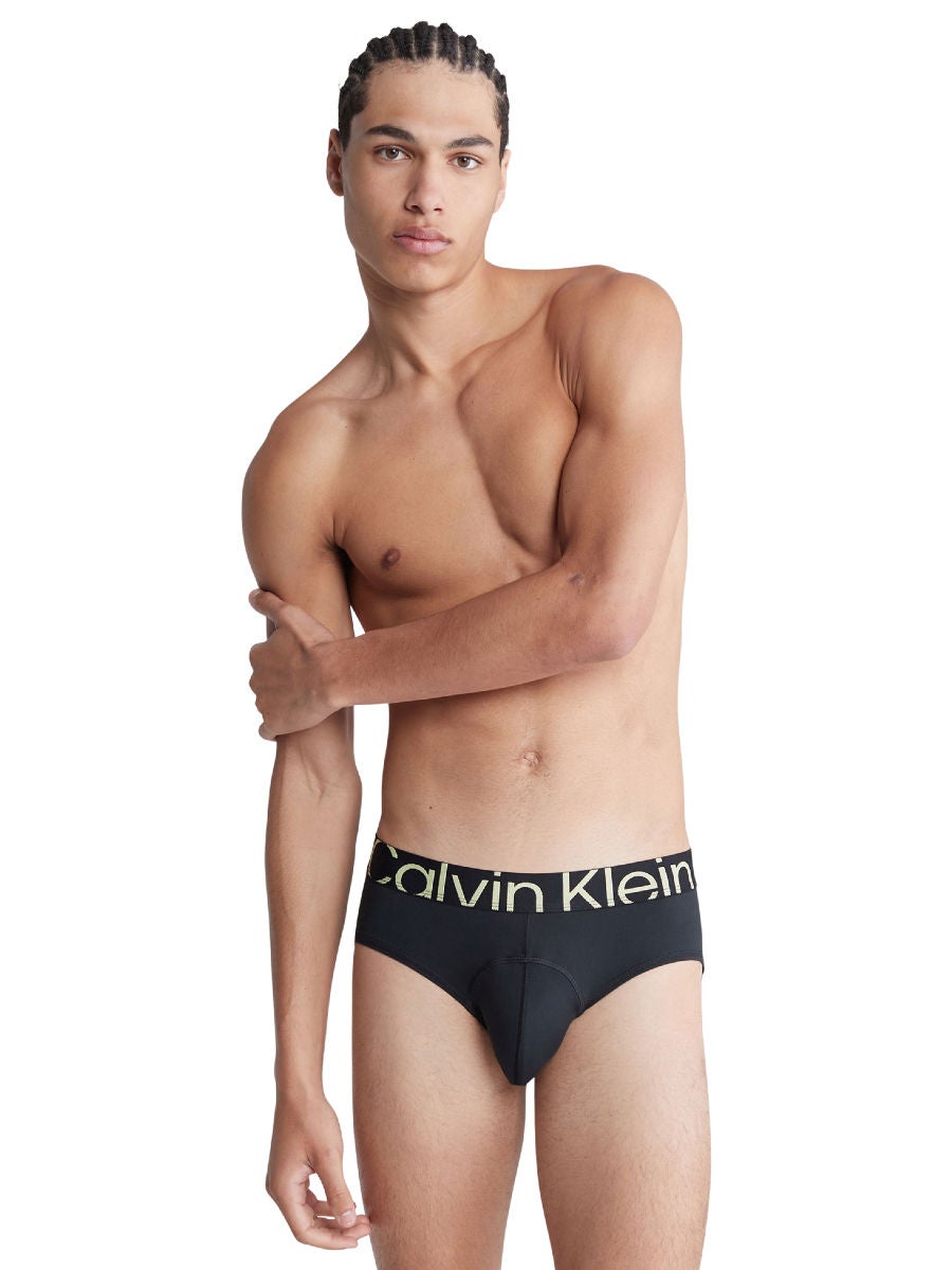 30.0 OFF on CALVIN KLEIN Men s Future Shift Micro Hip Brief Black