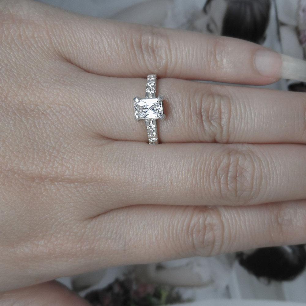 30.05% OFF on FINEJEWELTHAI Silver Diamond Cz-silver-wedding-ring-R1115cz