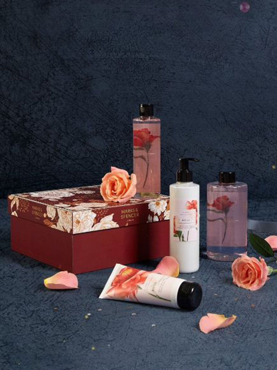 Marks Spencer Romantic Rose Size M Central .th