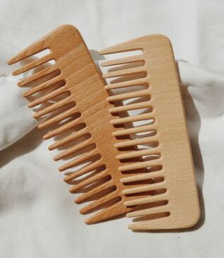 2 Wooden Comb