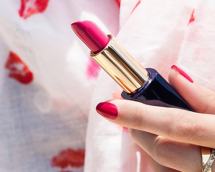 pink lipstick ลิปสติกสีชมพู
