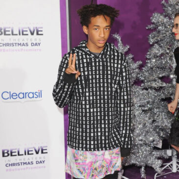 10 CONTRAST OUTFIT AT BIEBER BELIEVE