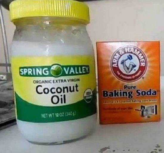 4 COCONUT OIL AND BAKING SODA