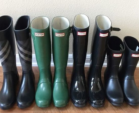 6 RUBBER BOOTS
