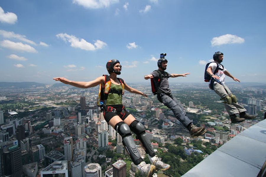 Extreme Sport Base Jumping 10