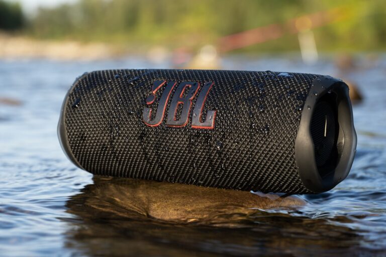 5000-thb-budget-bluetooth-speakers-for-songkran