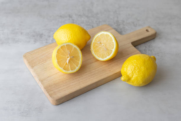 remove-odor-by-lemon